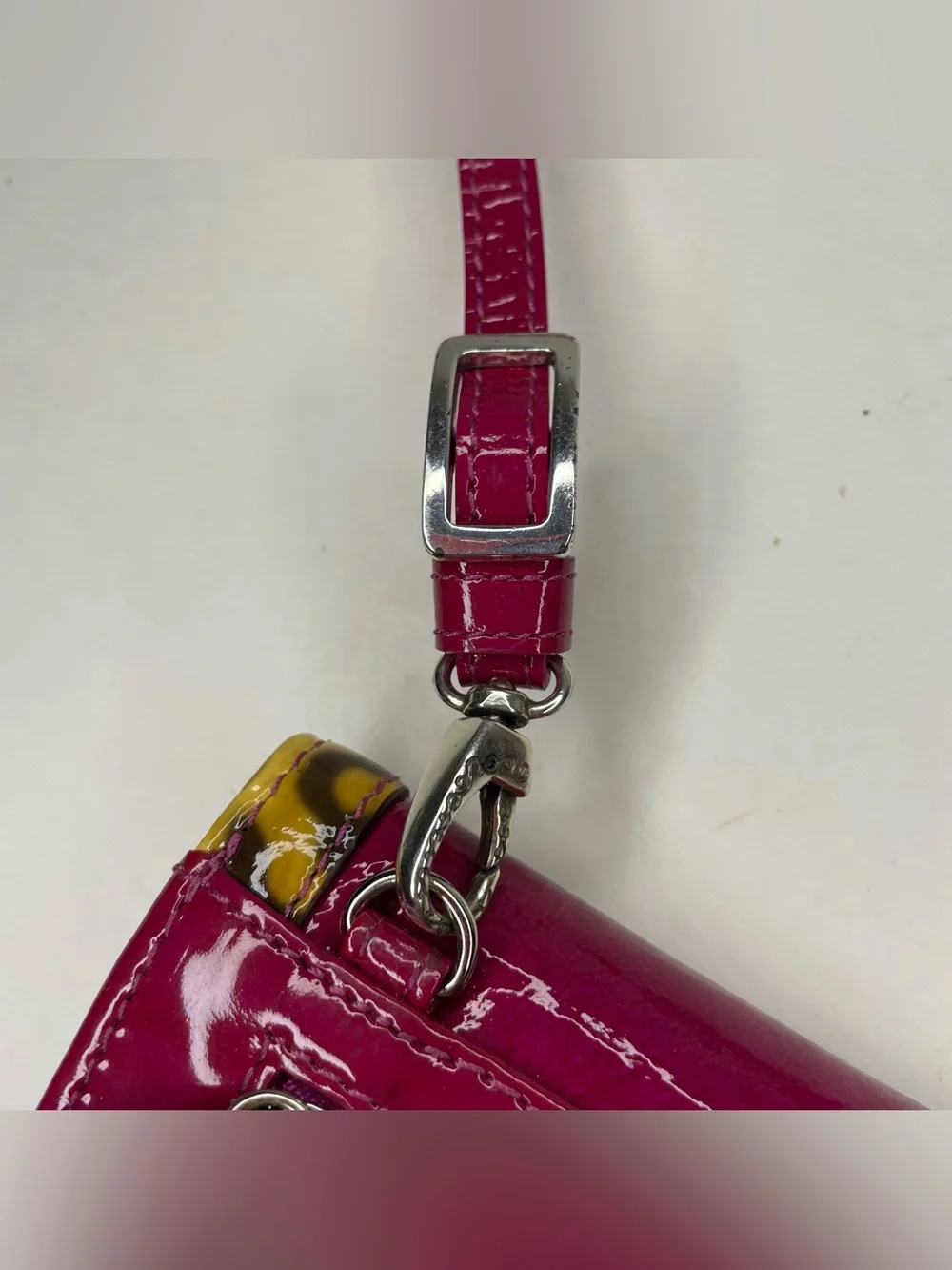 Brighton listing magenta